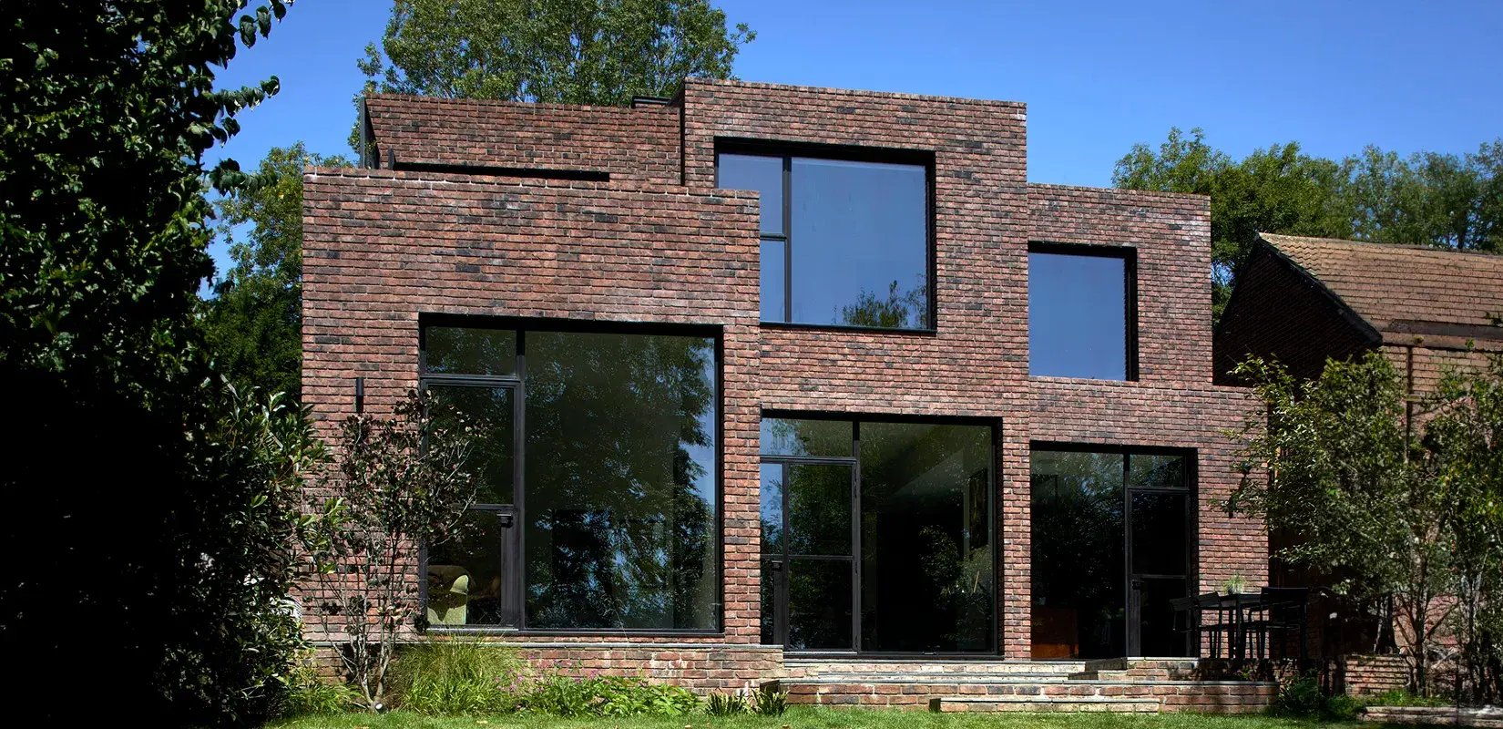 RISE-Design-Studio-Architects-Mill-Hill-House-New-Build-Sustainable-Home-2CB-External-View