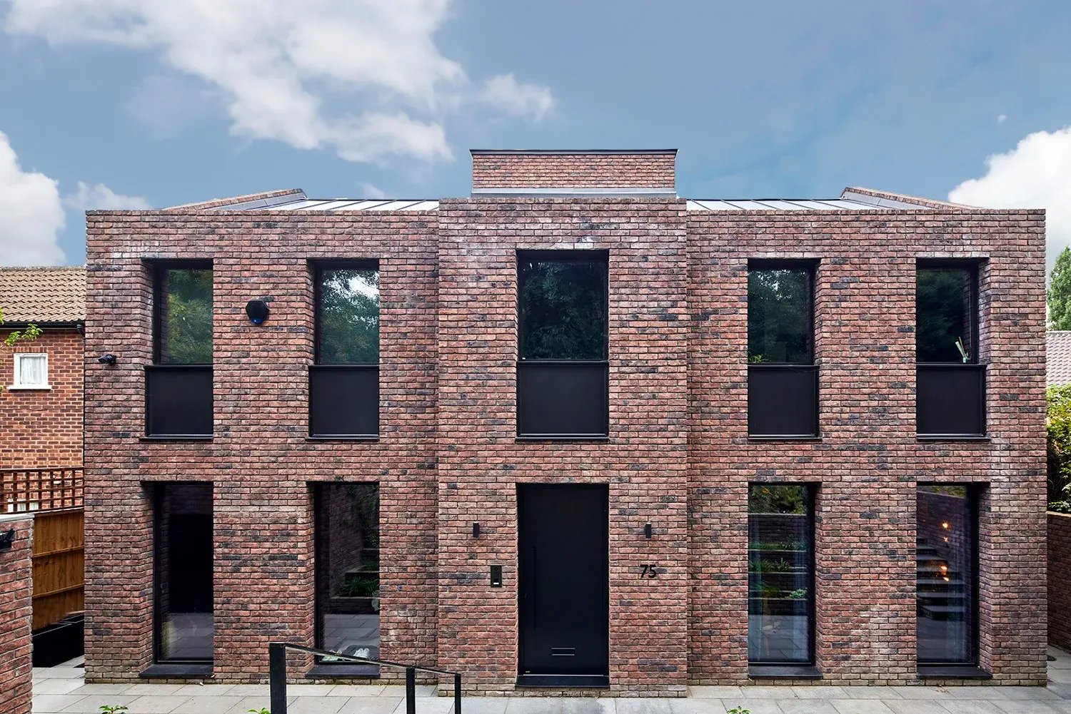 RISE-Design-Studio-Architects-Mill-Hill-House-New-Build-Sustainable-Home-3AF-01-Street-View