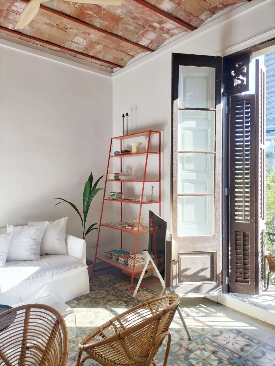 RISE-Design-Studio-Architects-Poblenou-Barcelona-Apartment-Flat-Renovation-3AF-01-1