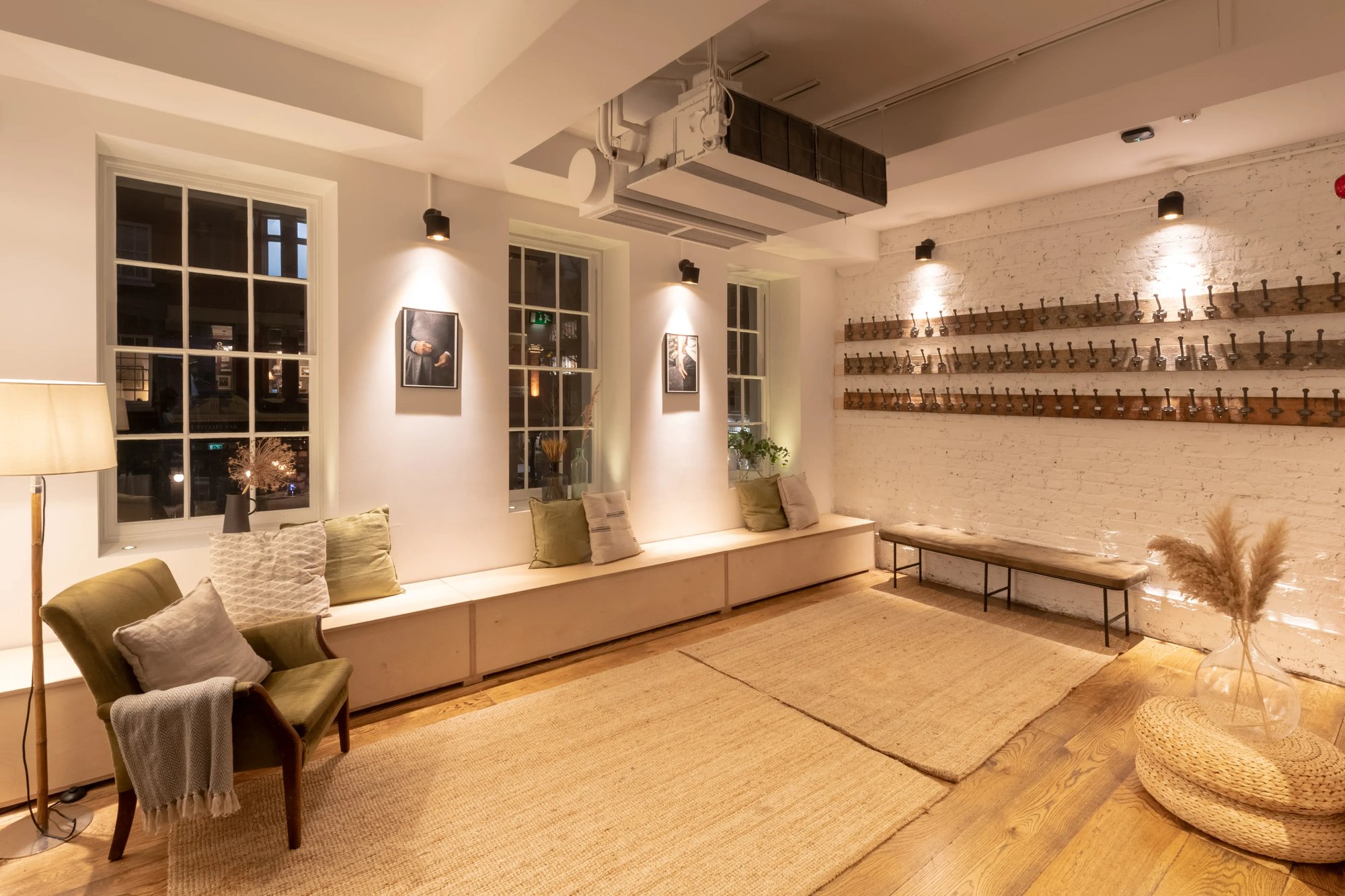 RISE-Design-Studio-Architects-Restaurant-Carousel-Two-Interiors-Fit-Out-3AF-05-Bespoke-Joinery-Bench-01