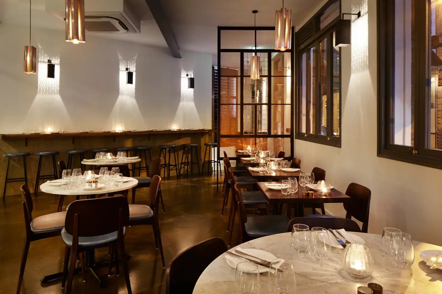 RISE-Design-Studio-Architects-Restaurant-Oklava-3AF-07-Sitting-Area-02