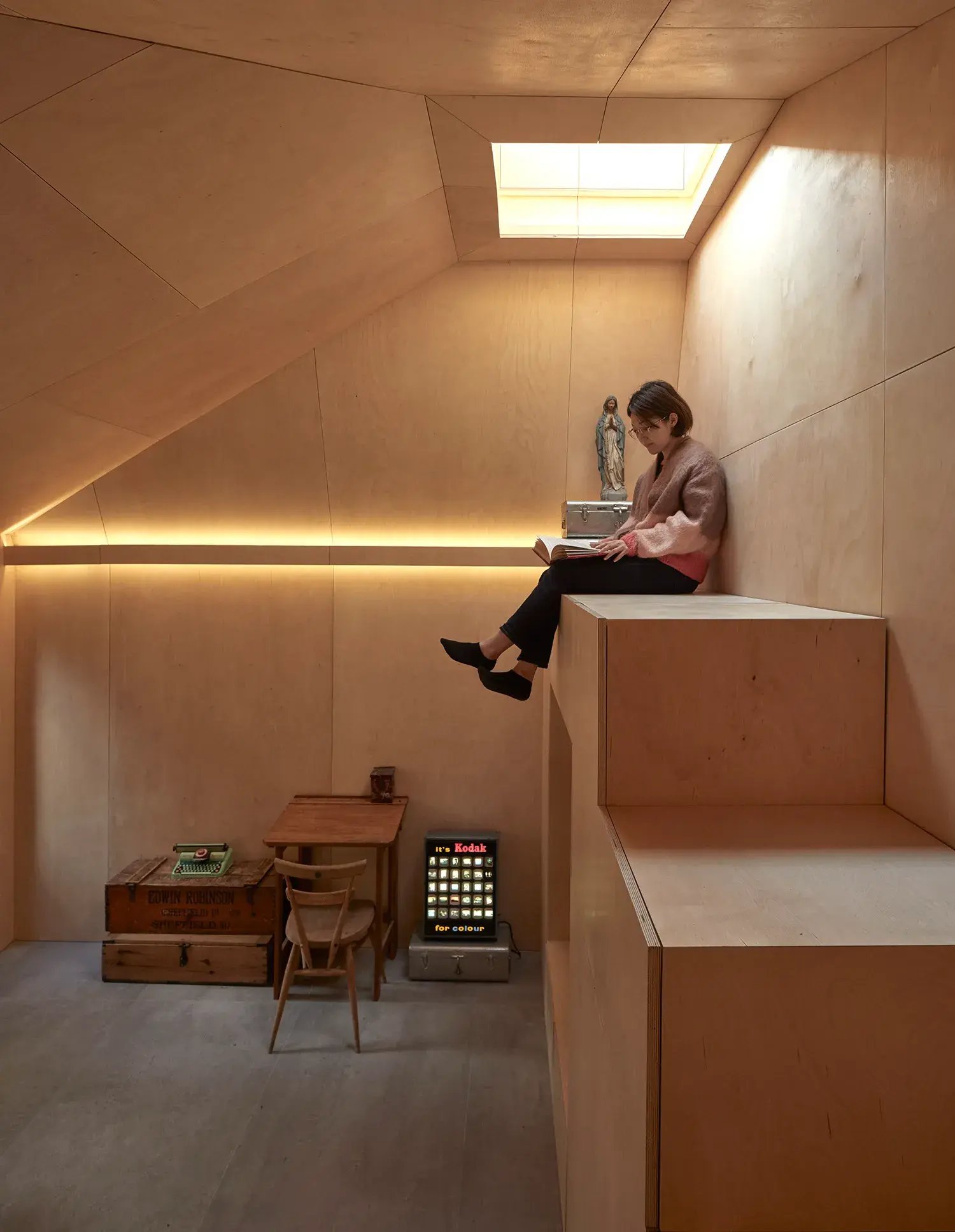 RISE-Design-Studio-Architects-The-Bunker-Garden-Studio-Sustainable-Outbuilding-3AF-06