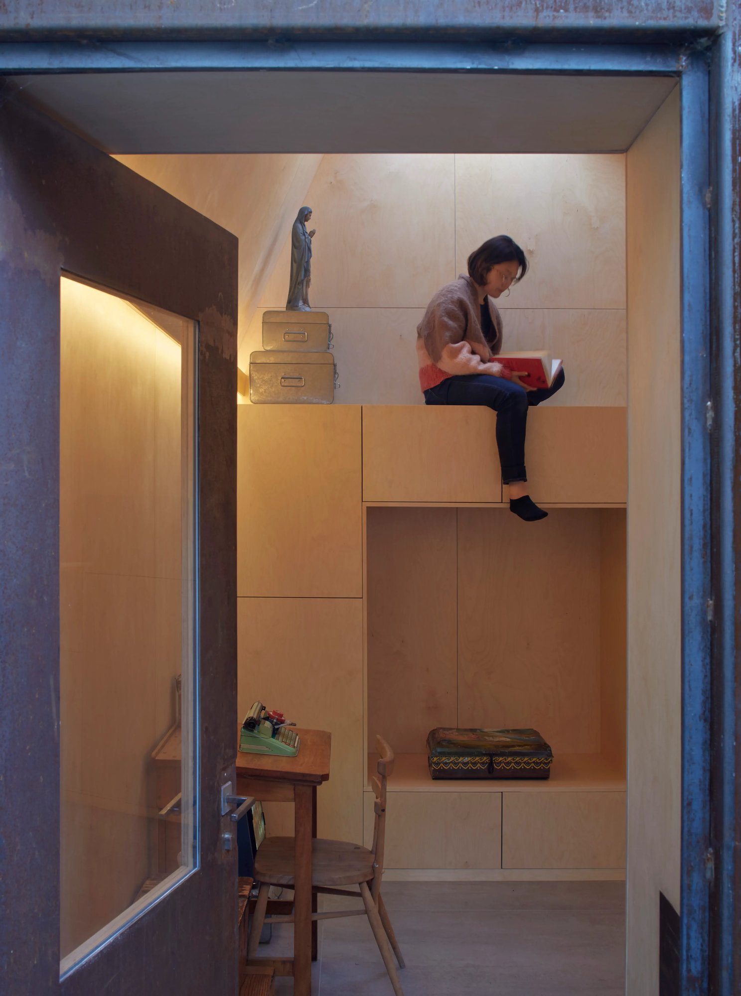 RISE-Design-Studio-Architects-The-Bunker-Garden-Studio-Sustainable-Outbuilding-3AF-07-1