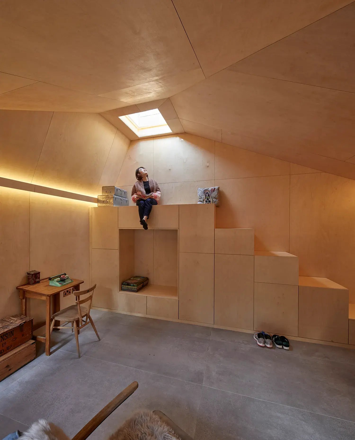 RISE-Design-Studio-Architects-The-Bunker-Garden-Studio-Sustainable-Outbuilding-3AF-10