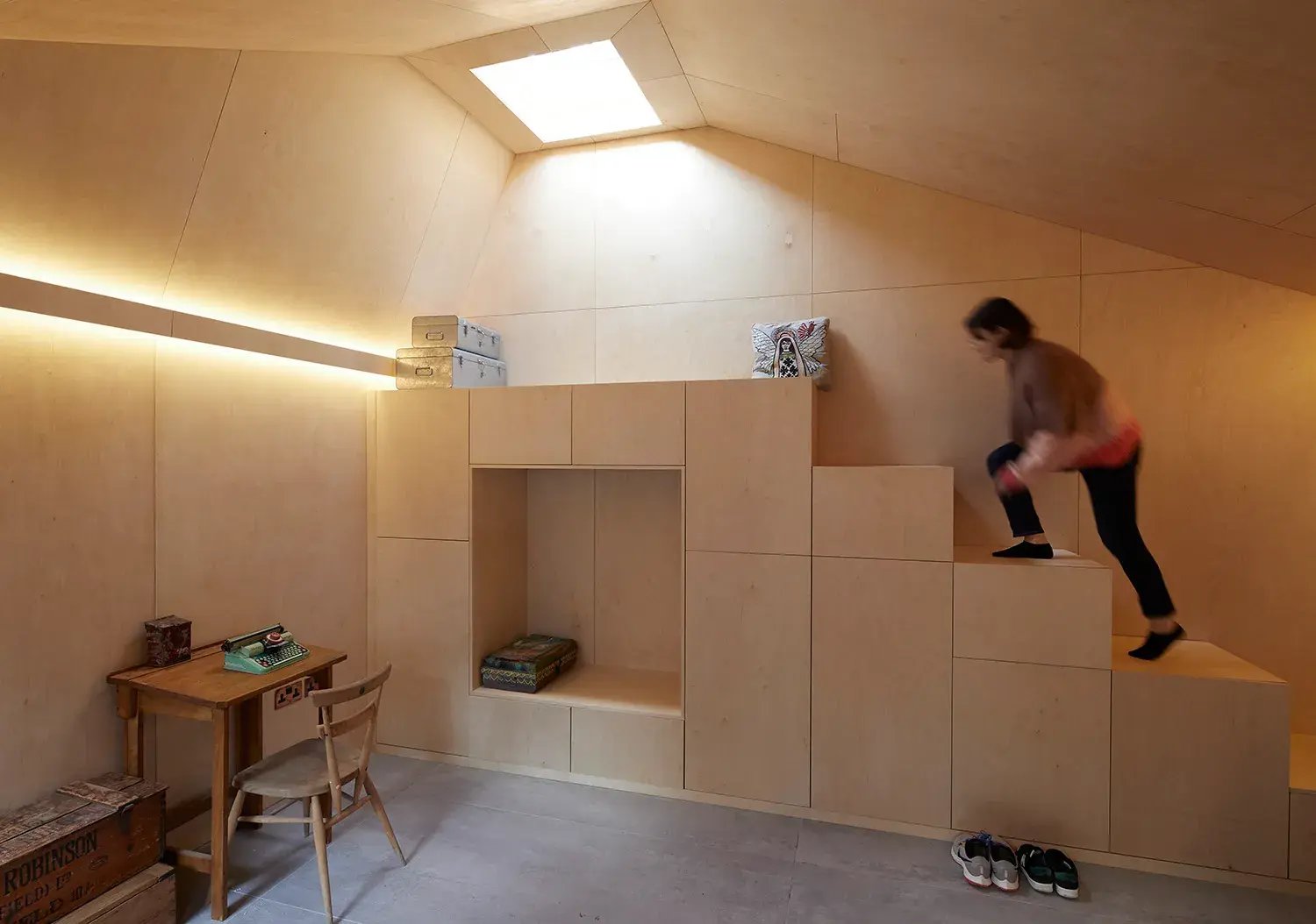 RISE-Design-Studio-Architects-The-Bunker-Garden-Studio-Sustainable-Outbuilding-3AF-15-1