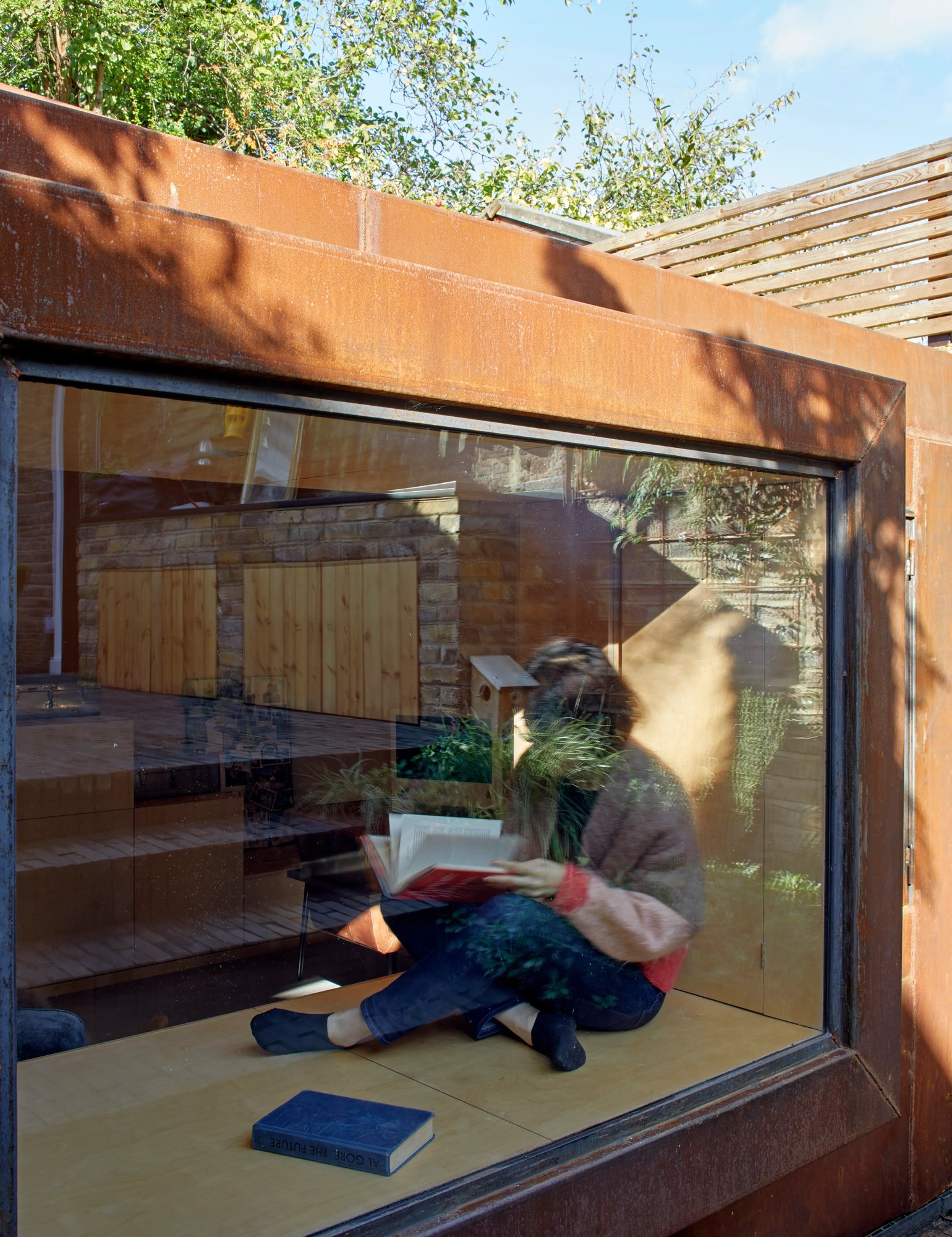 RISE-Design-Studio-Architects-The-Bunker-Garden-Studio-Sustainable-Outbuilding-3AF-17