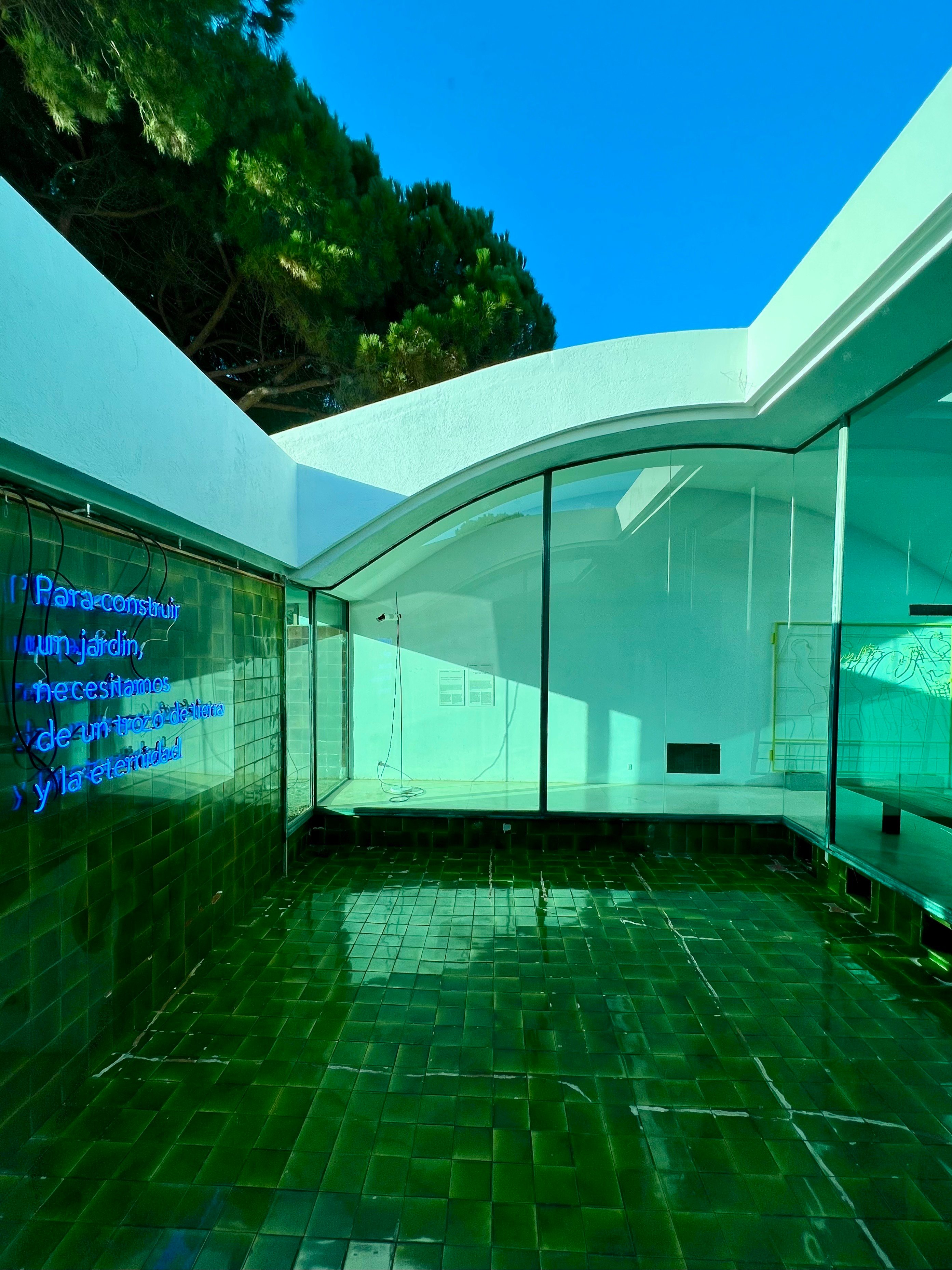 RISE-Design-Studio-Trip-Casa-Gomis-Ricarda-Courtyard-Lightwell-1