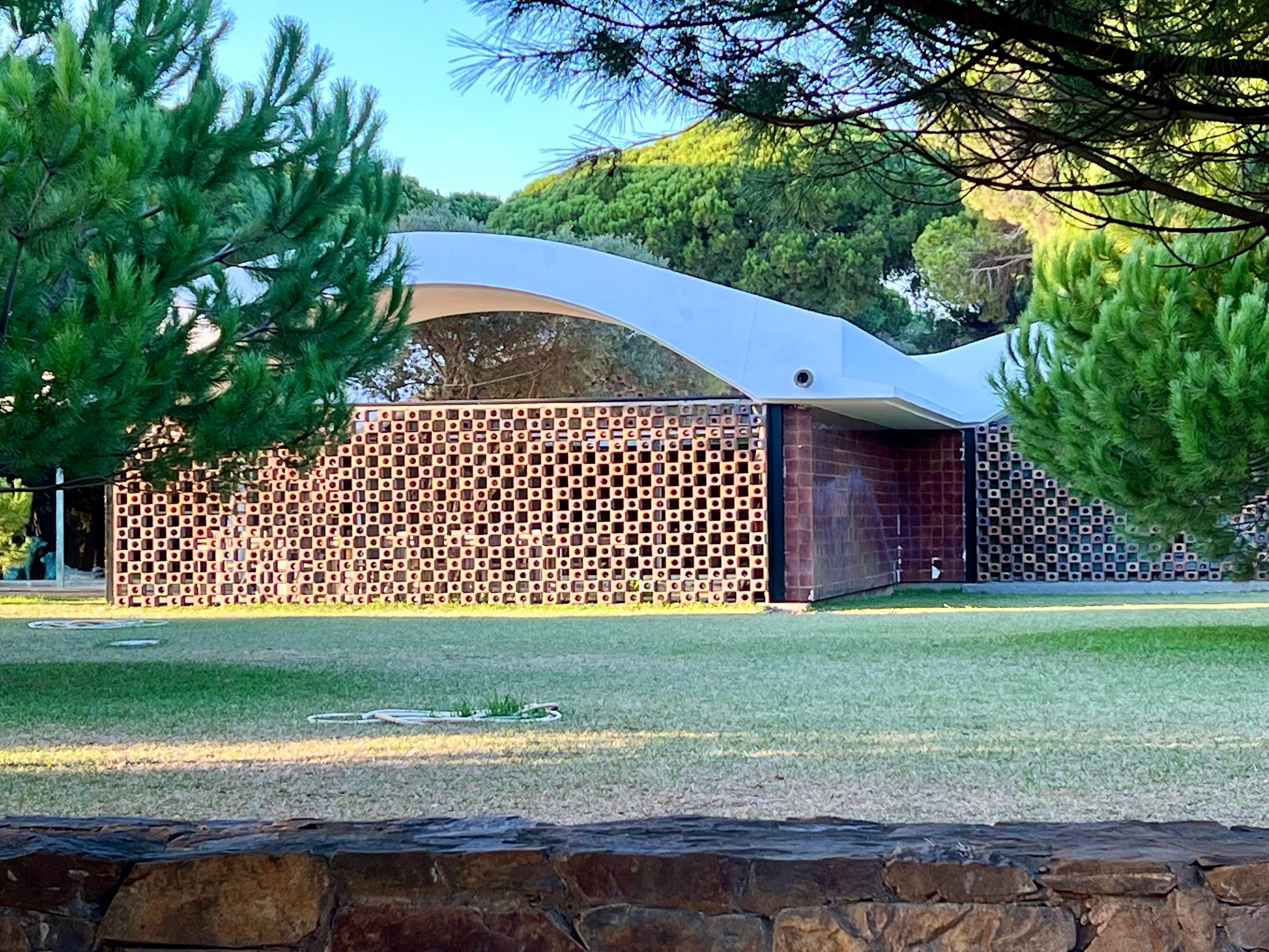 RISE-Design-Studio-Trip-Casa-Gomis-Ricarda-Exterior-View-from-Garden