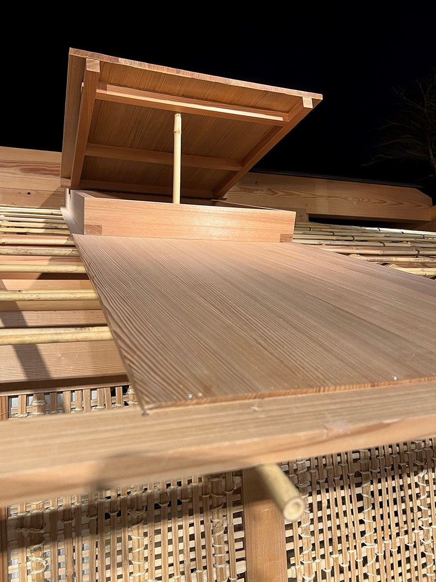 japanese-teahouse-roof-detail-bamboo-lattice-timber-vent-architecture-R-1