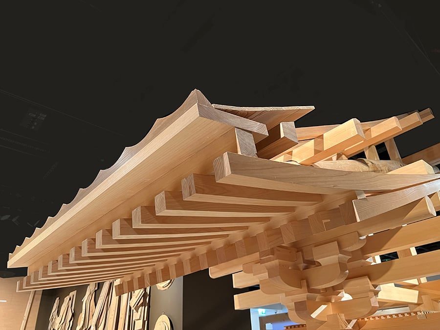japanese-temple-roof-kumimono-bracket-complex-wooden-eaves-architecture-R-1